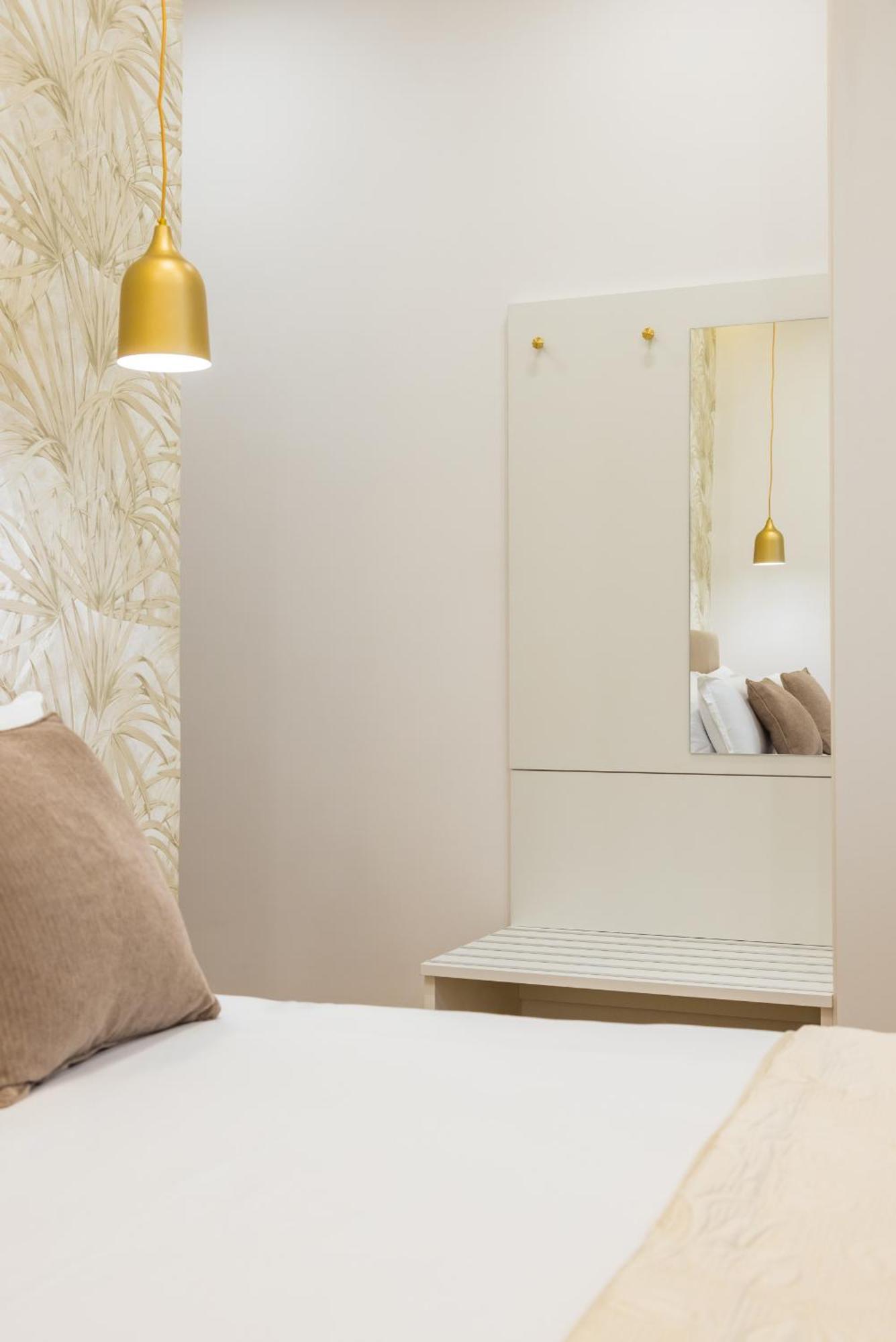 4 Stelle Housing - And By Wonderful Italy Napoli