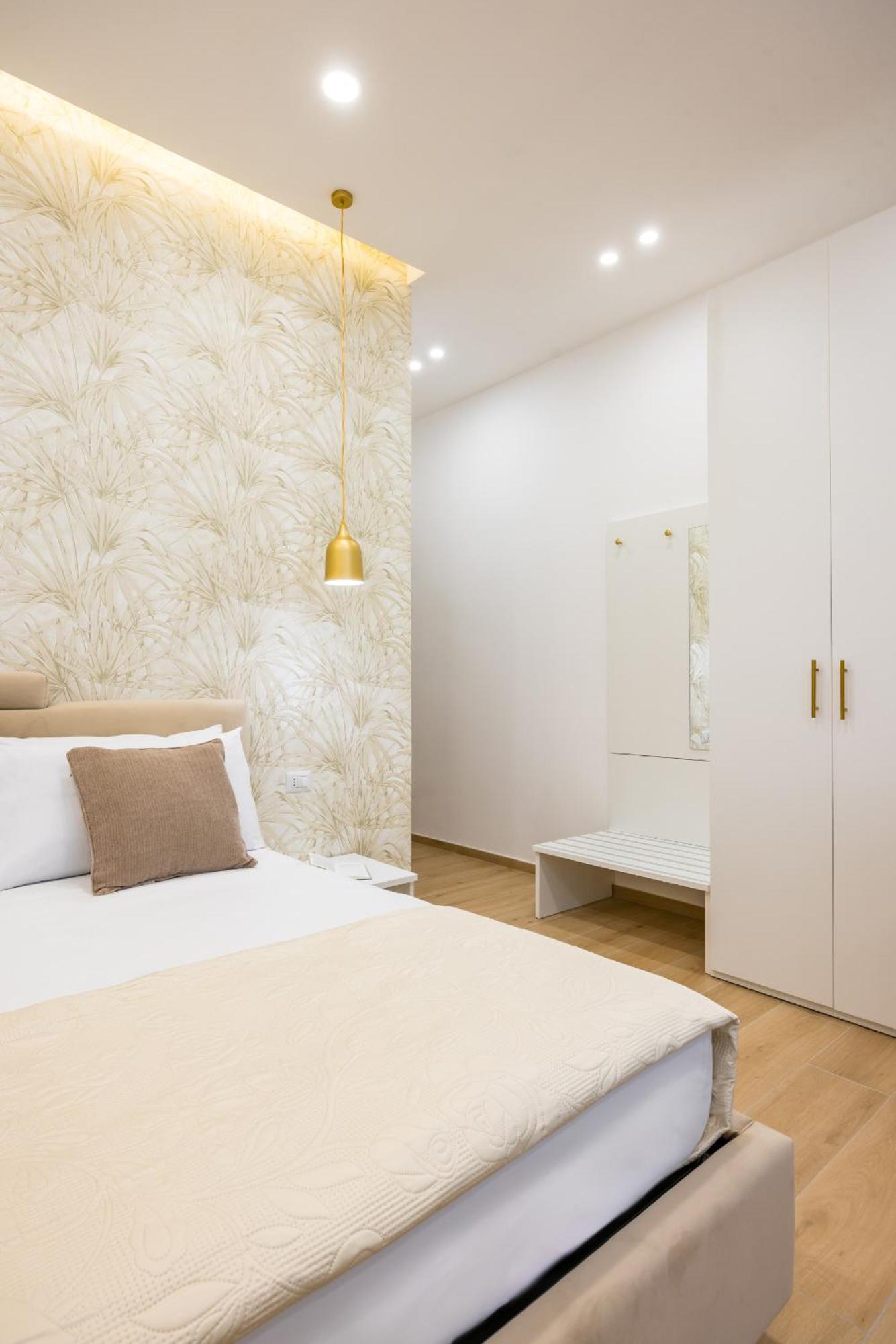 4 Stelle Housing - And By Wonderful Italy * Napoli