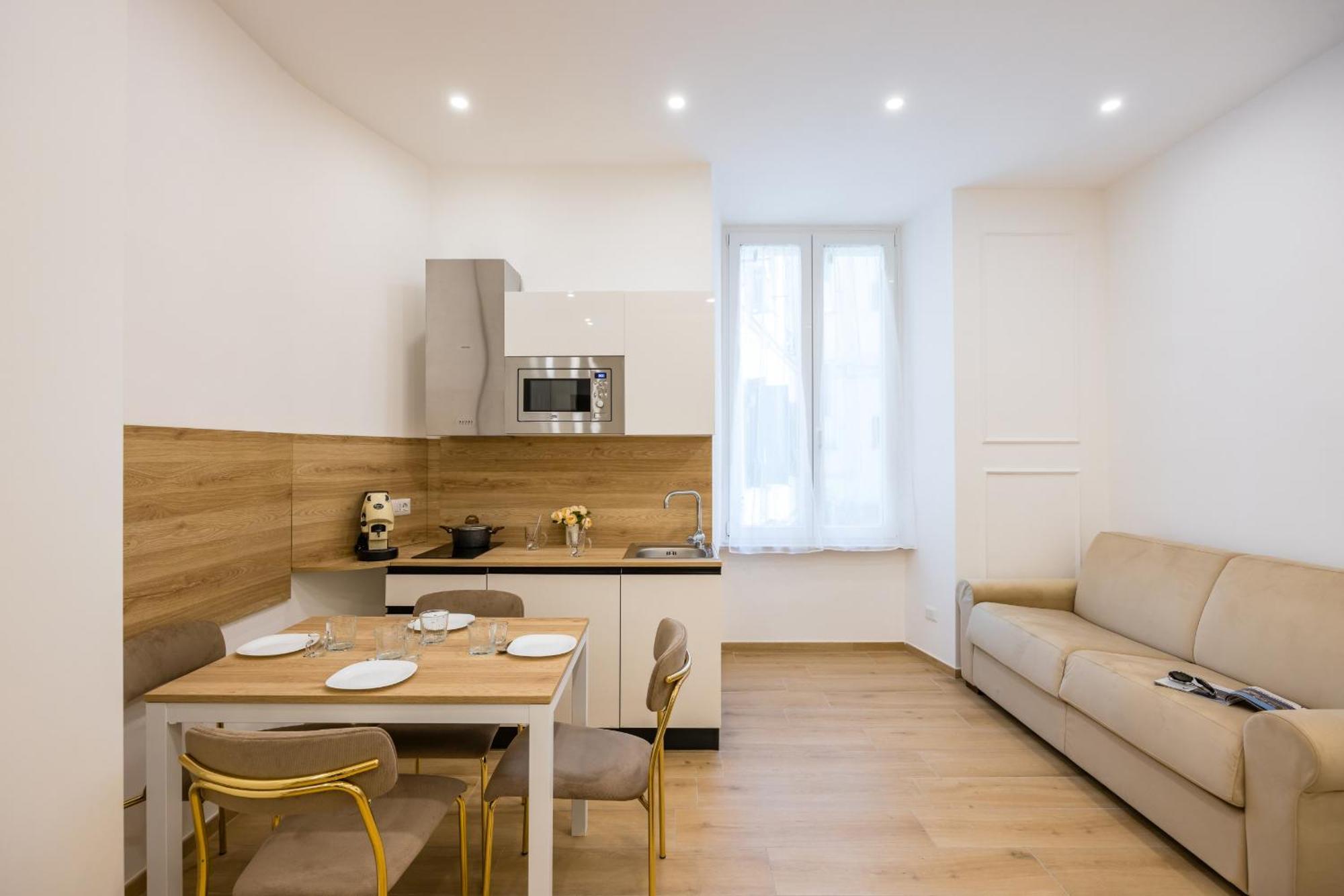 4 Stelle Housing - And By Wonderful Italy * Napoli