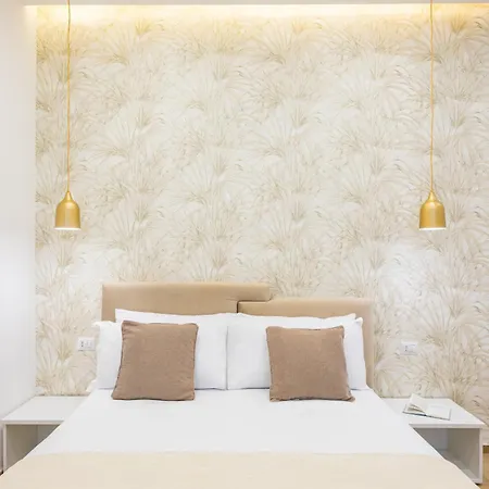 4 Stelle Housing - Rooms And Apartments By Wonderful Italy Naples Exterior photo