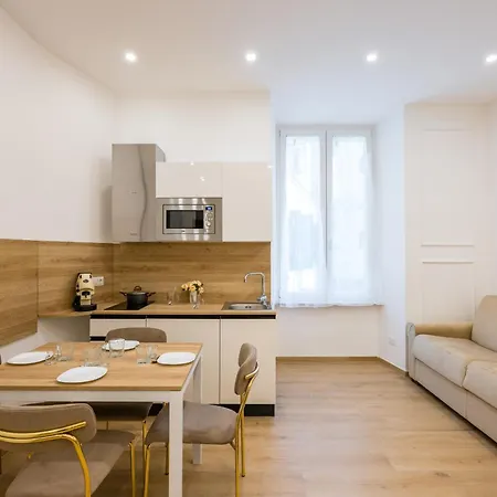 4 Stelle Housing - Rooms And Apartments By Wonderful Italy Naples Exterior photo